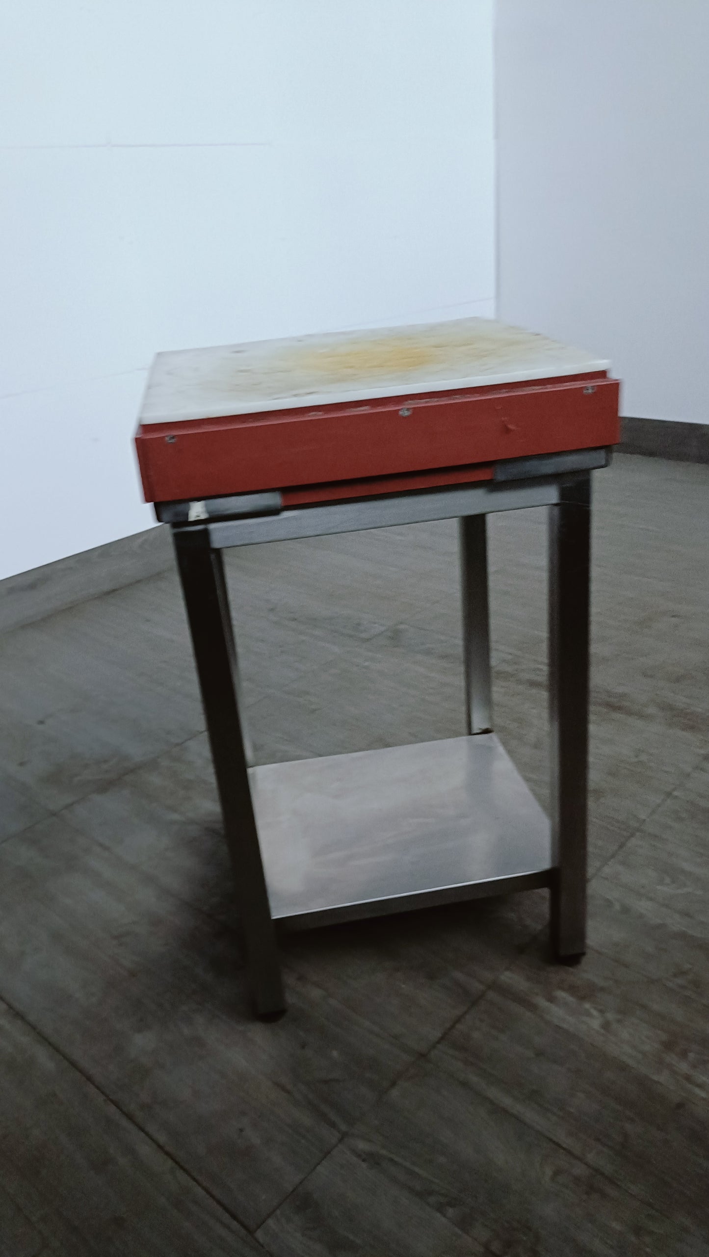 ceppo per macelleria con piano in polietilene 50x50