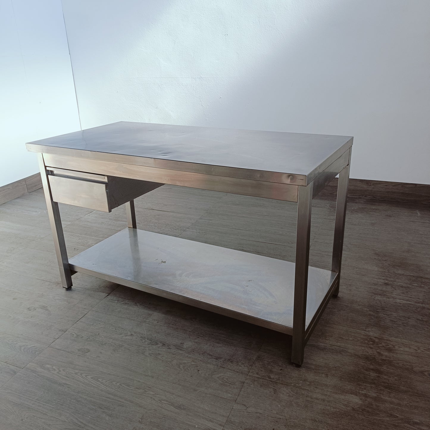 tavolo da lavoro in acciaio inox con cassetto e ripiano Mod. AISI304 Grandi Cucine