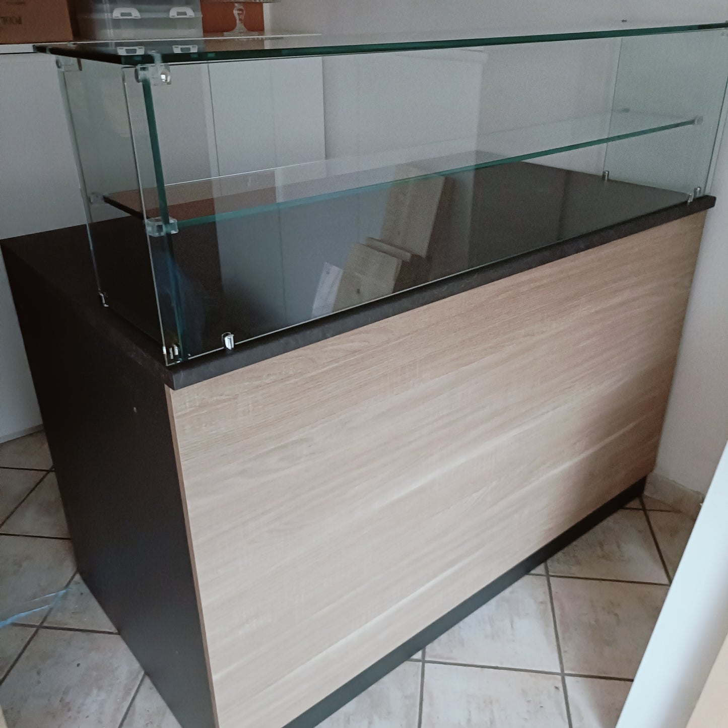 Banco Espositivo - Dimensioni 300x82x137 cm -